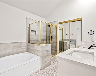 381 Arbor Lane - Photo Thumbnail 17