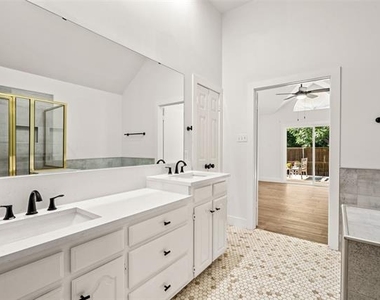 381 Arbor Lane - Photo Thumbnail 18