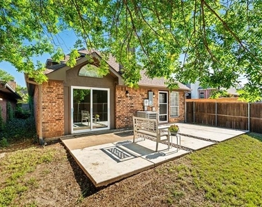 381 Arbor Lane - Photo Thumbnail 27