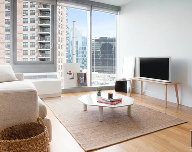 West 54th Street - Photo Thumbnail 4
