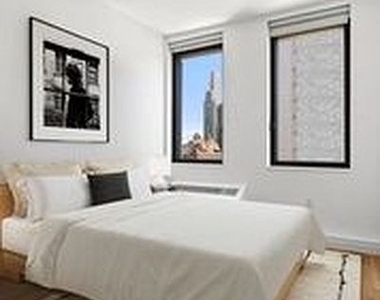 West 54th Street - Photo Thumbnail 2