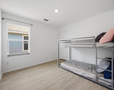 236 Jethro Lane - Photo Thumbnail 15