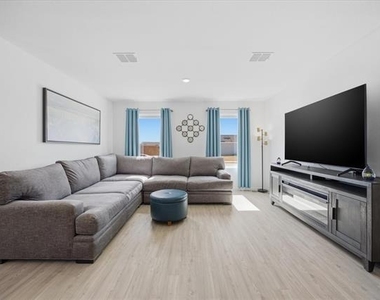236 Jethro Lane - Photo Thumbnail 5