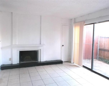 7152 Fair Oaks Avenue - Photo Thumbnail 3