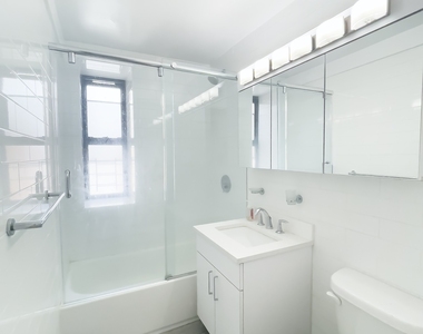 East 38 Street - Photo Thumbnail 10