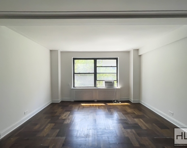 East 38 Street - Photo Thumbnail 3
