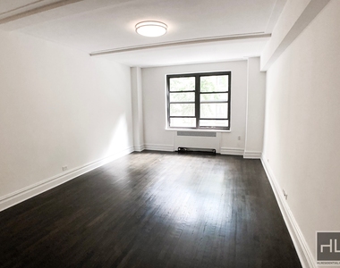 East 38 Street - Photo Thumbnail 4