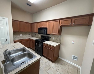 1512 Piedmont Drive - Photo Thumbnail 4