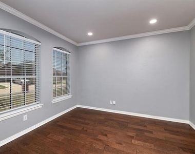 404 Tarpan Trail - Photo Thumbnail 5
