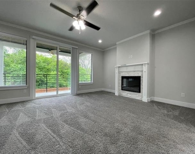 2417 N Winnetka Avenue - Photo Thumbnail 11