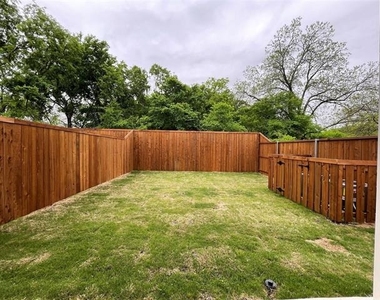 2417 N Winnetka Avenue - Photo Thumbnail 33