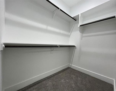 2417 N Winnetka Avenue - Photo Thumbnail 23