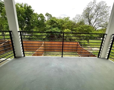 2417 N Winnetka Avenue - Photo Thumbnail 12