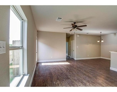 428 Canvas Court - Photo Thumbnail 4
