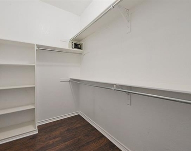 8600 Coppertowne Lane - Photo Thumbnail 14