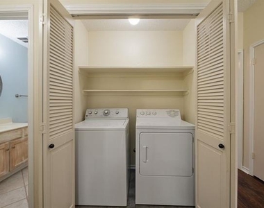 8600 Coppertowne Lane - Photo Thumbnail 19