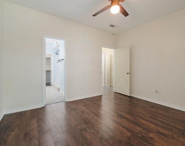 8600 Coppertowne Lane - Photo Thumbnail 11