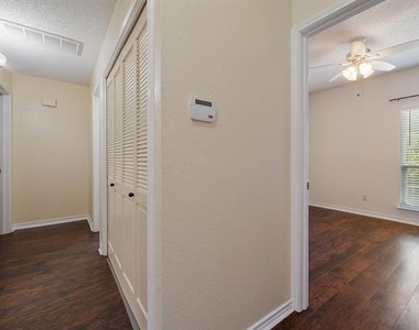 8600 Coppertowne Lane - Photo Thumbnail 18