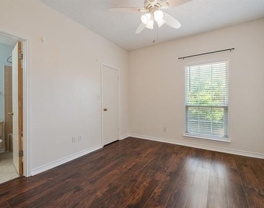 8600 Coppertowne Lane - Photo Thumbnail 17