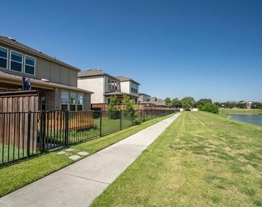 257 Jones Street - Photo Thumbnail 8