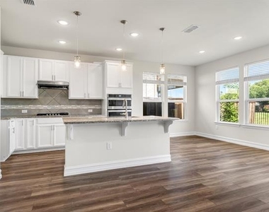257 Jones Street - Photo Thumbnail 1