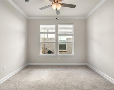 257 Jones Street - Photo Thumbnail 6