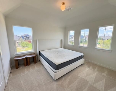 1451 Maplewood Drive - Photo Thumbnail 23