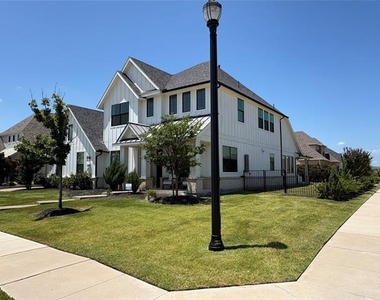 1451 Maplewood Drive - Photo Thumbnail 1