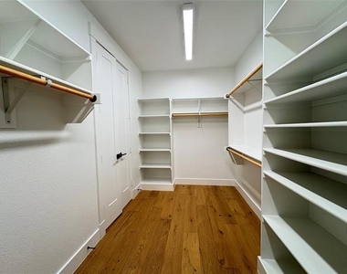 1451 Maplewood Drive - Photo Thumbnail 18