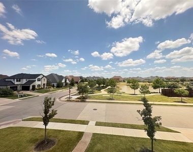 1451 Maplewood Drive - Photo Thumbnail 36