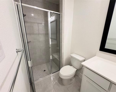 1451 Maplewood Drive - Photo Thumbnail 25