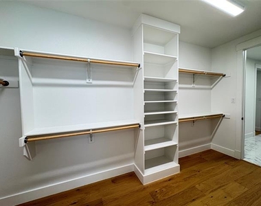 1451 Maplewood Drive - Photo Thumbnail 19