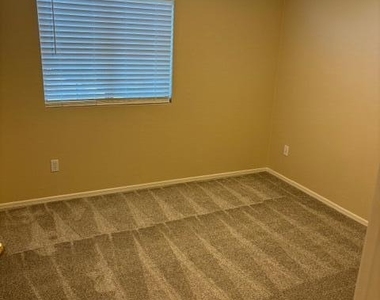 418 W Calle Monte Vista - Photo Thumbnail 18