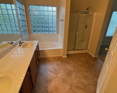 418 W Calle Monte Vista - Photo Thumbnail 12