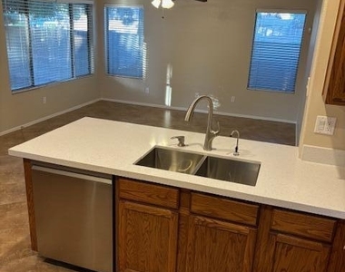 418 W Calle Monte Vista - Photo Thumbnail 6