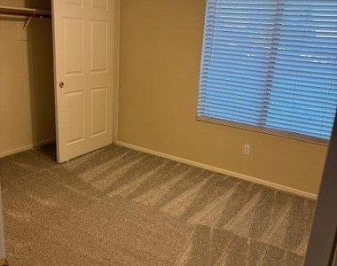 418 W Calle Monte Vista - Photo Thumbnail 17