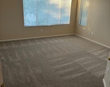 418 W Calle Monte Vista - Photo Thumbnail 14