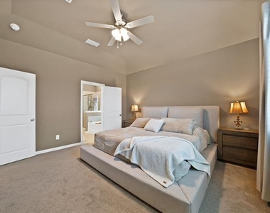 2004 Sandpiper Way - Photo Thumbnail 19