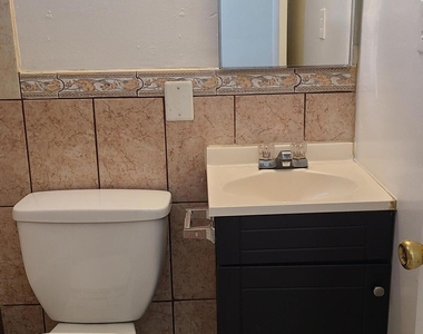 6111 W Cambridge Avenue - Photo Thumbnail 7