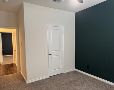 2918 Jasper Trail - Photo Thumbnail 7