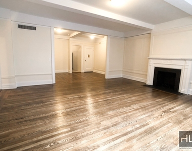 East 80th Street - Photo Thumbnail 2