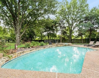 2413 Taylor Street - Photo Thumbnail 21