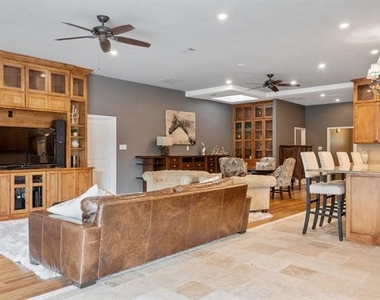 2413 Taylor Street - Photo Thumbnail 7