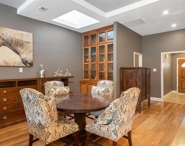 2413 Taylor Street - Photo Thumbnail 8