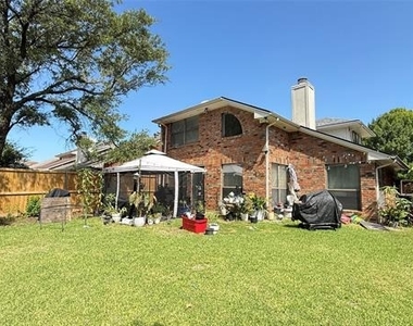 3824 Dalston Lane - Photo Thumbnail 11