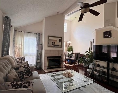 3824 Dalston Lane - Photo Thumbnail 4