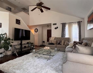 3824 Dalston Lane - Photo Thumbnail 3