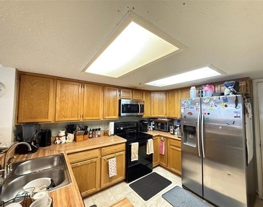3824 Dalston Lane - Photo Thumbnail 10