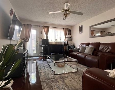 3824 Dalston Lane - Photo Thumbnail 5