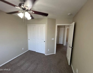 6707 W Desert Ln Way - Photo Thumbnail 4